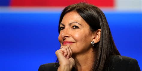 Anne Hidalgo Va Se Baigner Dans La Seine Pour Paris