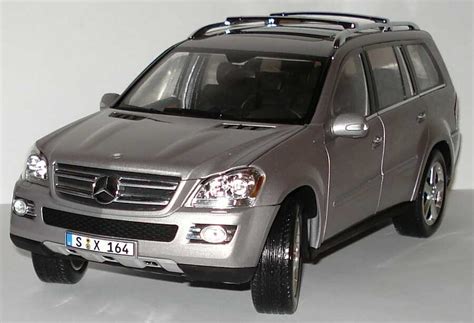 Mercedes Benz GL Klasse X164 Cubanitsilber Met Werbemodell