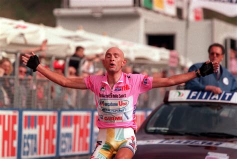 Caso Pantani Riaperte Le Indagini Dopo Anni Colpo Di Scena Sull