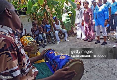 Cuban Drums Stock Fotos Und Bilder Getty Images