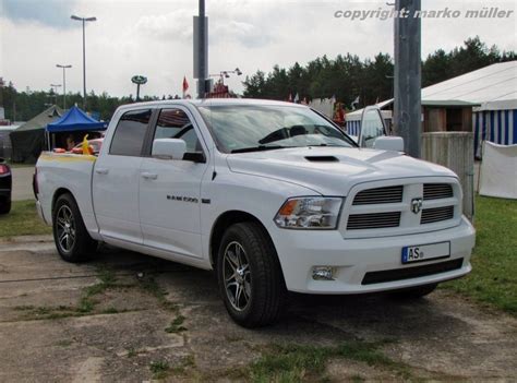 Dodge Ram 1500 Slt Hemi Specs