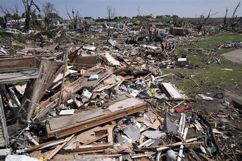 5 Dead And At Least 35 Hurt As Tornadoes Ripped Through Iowa Officials