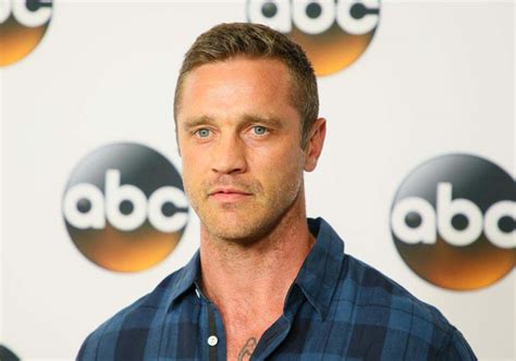 Devon Sawa Biography - Age, Height, Net Worth, Wife, Kid, Movies, Series