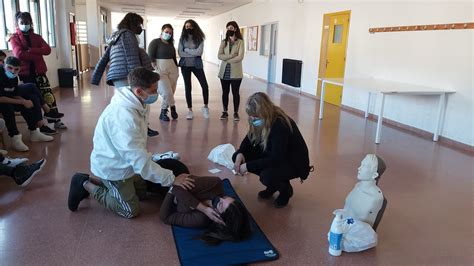 LInstitut Josep Vallverdú acull un taller de primers auxilis destinat