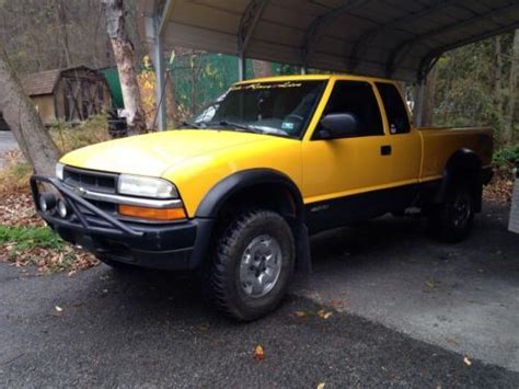 Sell Used 2003 Chevrolet S10 Zr2 Extended Cab Pickup 3 Door 43l In