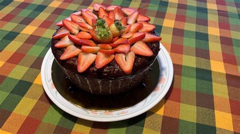 Bambú Naturalmente Vegano Torta de Chocolate rellena de fresas 12