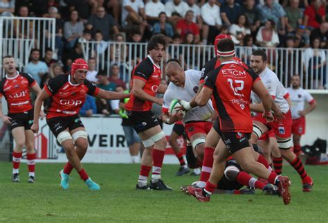 Rugby F D Rale Malgr Un Carton Rouge Tr S T T Dans Le Match