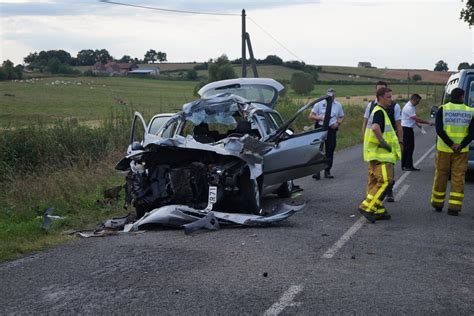 France Faits Divers Voiture Contre Tracteur En Bourgogne Un Mort