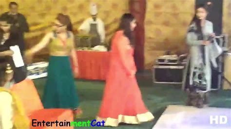 Gora Gora Rang Desi Girl Dance On Mehndi Night Video Dailymotion