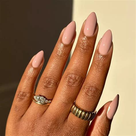 Οι πιο top trend ιδέες για νύχια τον Μάιο Από κοραλί μέχρι κλασικά nude HerNews gr