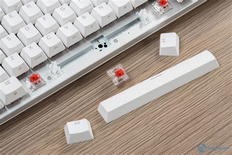 Tìm hiểu sâu về mạch hot swap trên bàn phím cơ custom hiện đại Bàn phím cơ