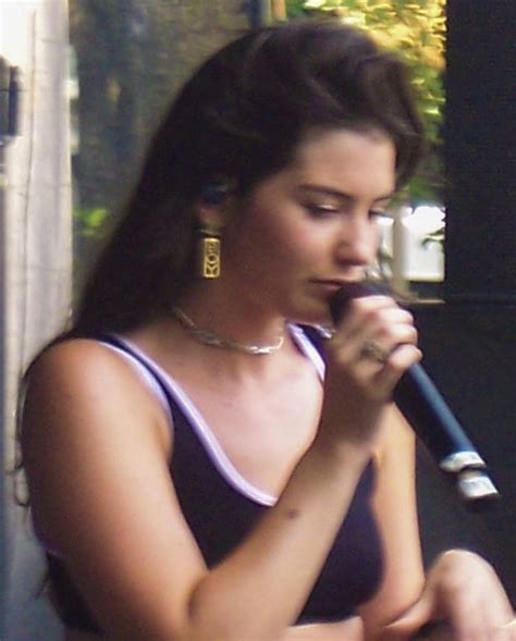 Gracie Abrams | Singer, Favorite person, I need friends