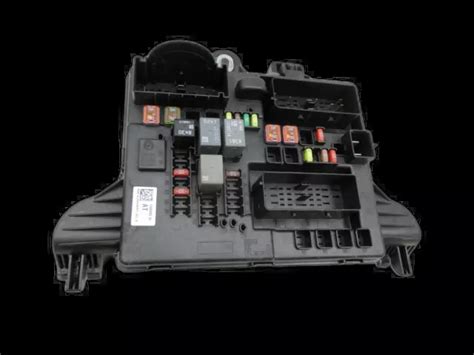 BOÎTE À FUSIBLES Système électrique central pour Opel Insignia A 13 17