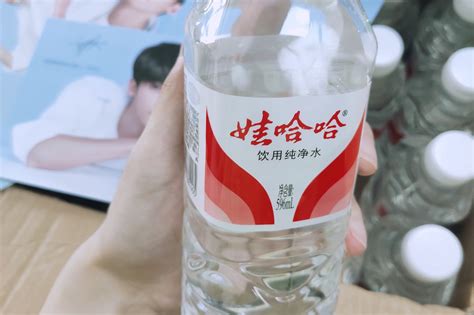 礦泉水、純淨水、天然水、自來水，瓶裝水選哪種更值？漲知識了 Foodlife