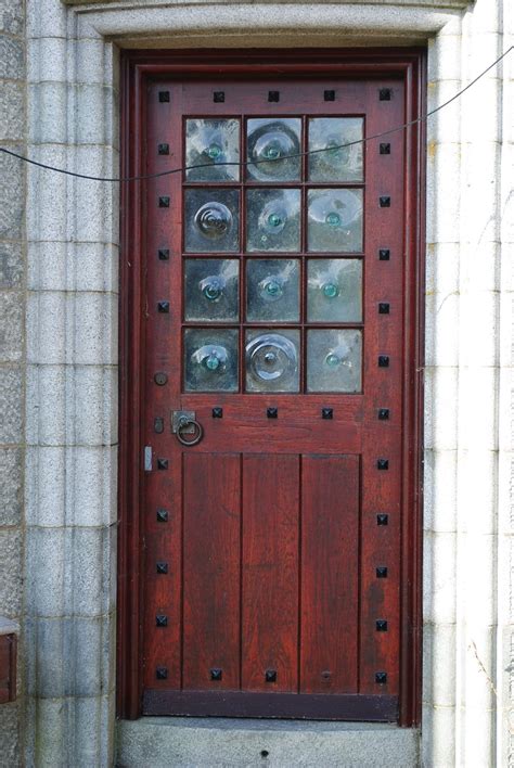 Love The Bullseye Glass In This Door Bullseye Glass Beautiful Doors Glass Front Door