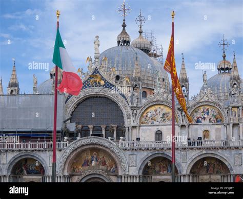 Basilica di san marco mosaics hi-res stock photography and images - Alamy