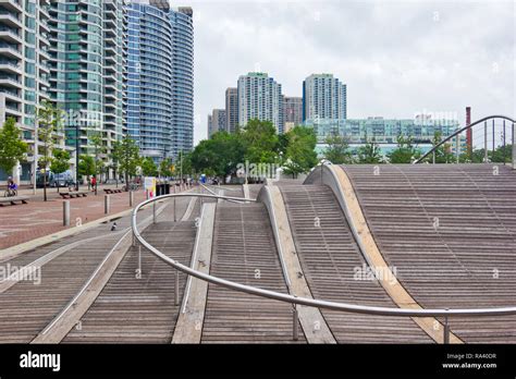 Toronto Wavedeck Fotos Und Bildmaterial In Hoher Auflösung Alamy