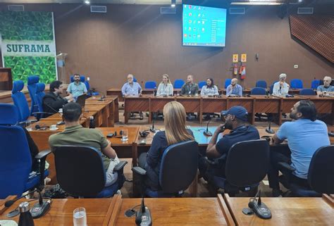 Alunos de MBA Executivo internacional assistem à palestra sobre a ZFM