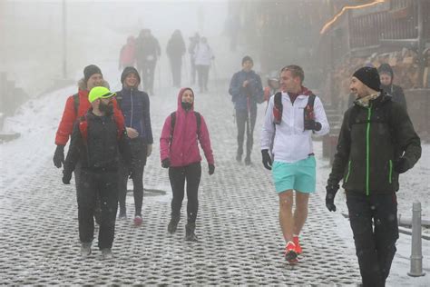 VIDEO Hrvatska Se Bijeli Snijeg Pada Na Sljemenu Na Platku Vlada