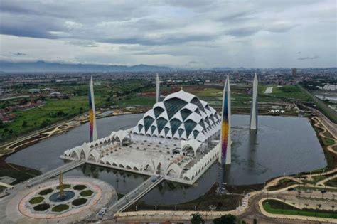 Fakta Arsitektur Masjid Raya Al Jabbar Bandung