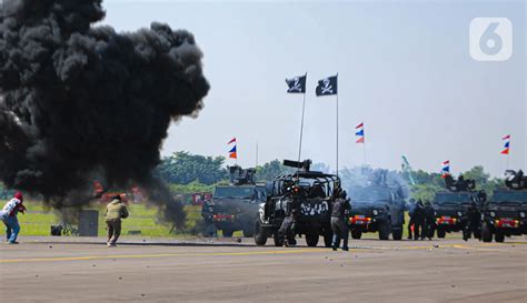 Atraksi Udara Saat Gladi Bersih Hut Ke Tni Au Foto Liputan