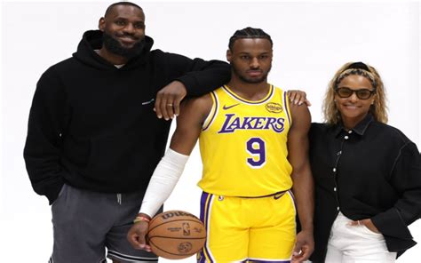 NBA LeBron James renueva contrato por dos años con Lakers y 104 mdd