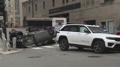 Rollover crash in downtown Chicago leaves 4 women hospitalized | FOX 32 Chicago