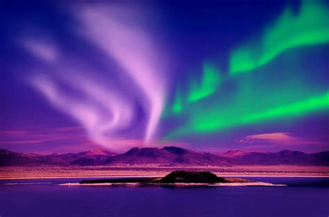 Aurora Dreamscape HD Wallpaper