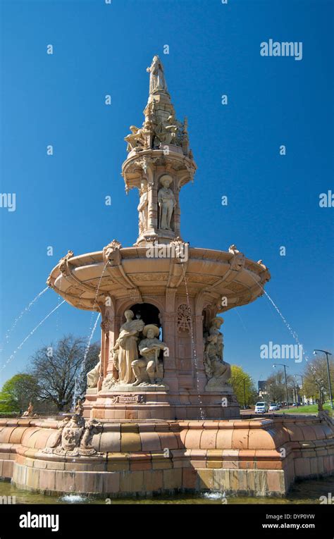 The Doulton Fountain on Glasgow Green, Glasgow Stock Photo - Alamy