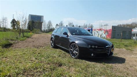 Alfa Romeo 159 Sportwagon 1 9 JTDm 8v Distinctive 2009 Review