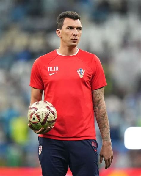 Fans left bemused as Croatia assistant Mario Mandzukic gets sent off vs ...