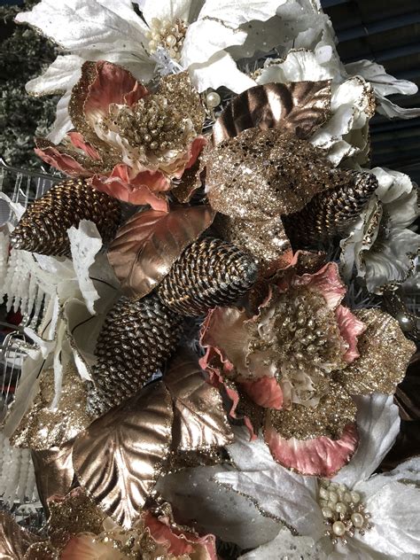 Metallics like bronze, rose gold and copper look great together in this