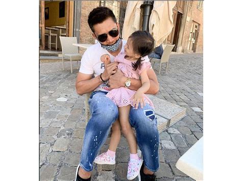 LOOK: James Yap and his family in Italy | GMA Entertainment