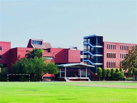 Montfort Senior Secondary School, Delhi - EducationWorld