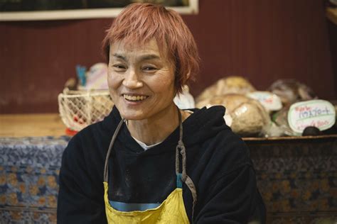 「大食いはスポーツに近い？」「やっぱり男性有利？」“大食い女王”魔女菅原（58）に聞いてみた「女性選手への偏見をギャル曽根さんが変えた」 他競技 Number Web ナンバー