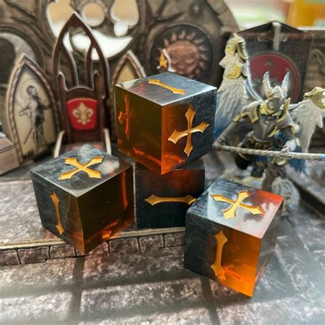 Дайсы, кубики ручной работы для Fate Core Dice Set: купить в каталоге ...
