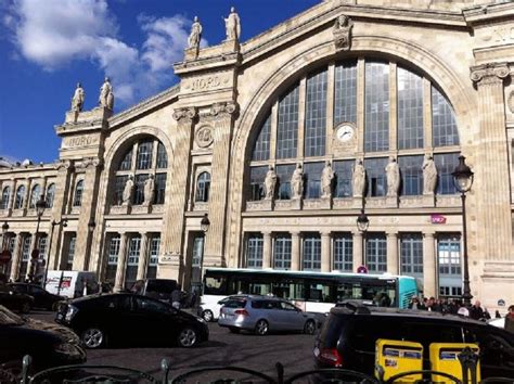 DIRE Parigi Un Uomo Accoltella Diverse Persone Alla Stazione Gare