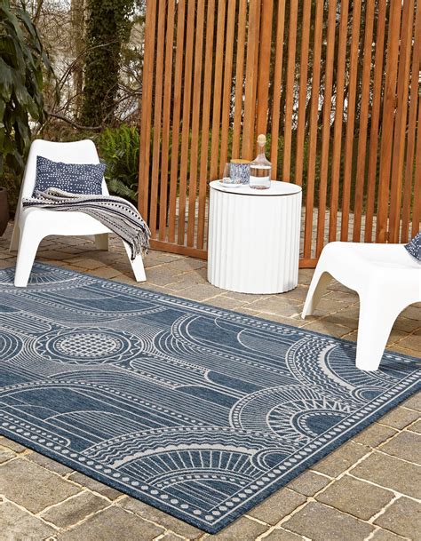 Blue 5' x 7' Traditional Outdoor Rug | Rugs.com