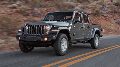 2020 Jeep Gladiator Sport Manual First Test Review: Unhappy Marriage