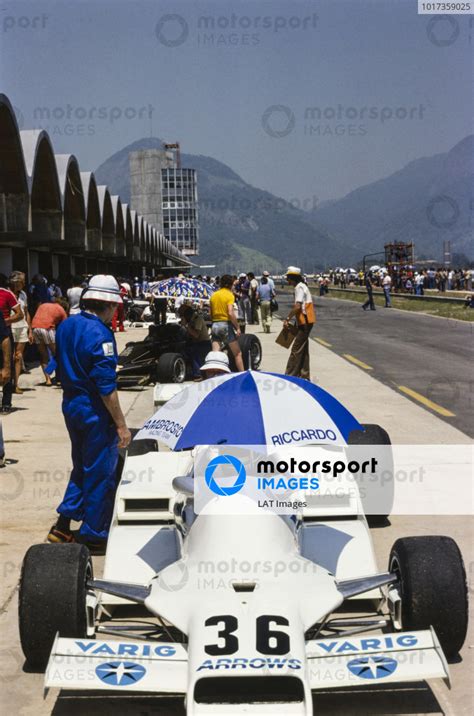 Riccardo Patrese Sits Under An Umbrella In His Arrows Fa Ford