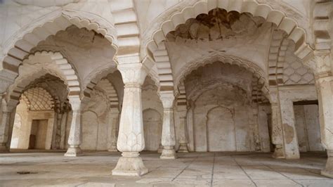 Bibi Ka Maqbara inside