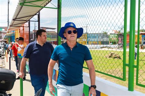 Informe Manaus Prefeito vistoria obras de revitalização no campo da