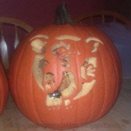 Gizmo pumpkin (pattern from Zombie Pumpkins) | Pumpkin carving, Pumpkin ...