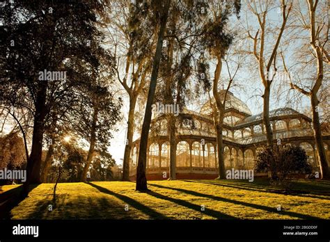 Crystal Palace at Retiro Park (Parque El Retiro), Madrid, Spain Stock ...