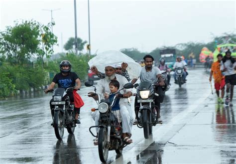 Afternoon Rain Multiplies Delhis Woes Amid Flood Main Roads Still