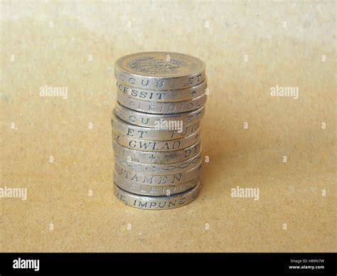 Pound coins pile Stock Photo - Alamy