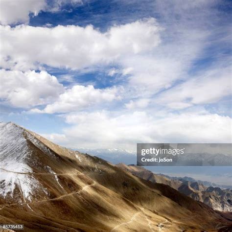 295 Manali Leh Highway Stock Photos, High-Res Pictures, and Images ...