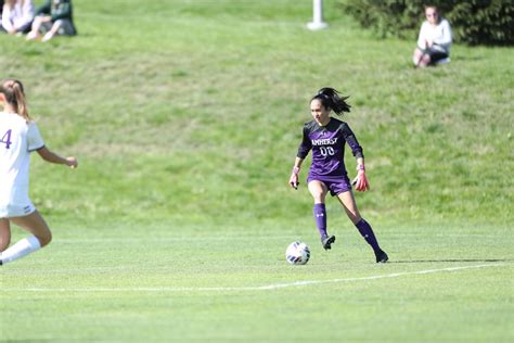 Women’s Soccer Wins NESCAC Regular Season Title