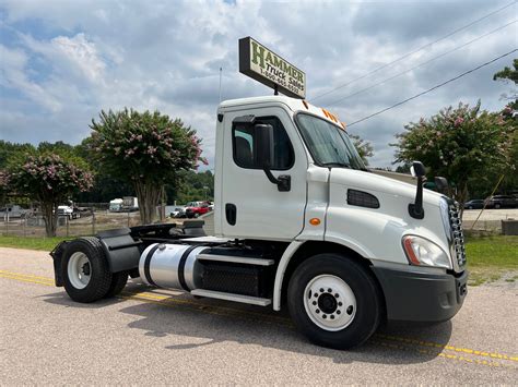 2022 Freightliner Cascadia Day Cab