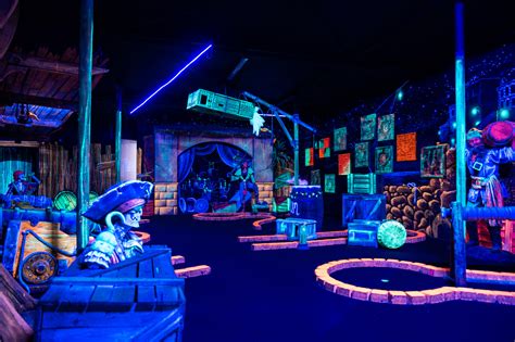 Glow In The Dark Minigolf Aloha Amsterdam